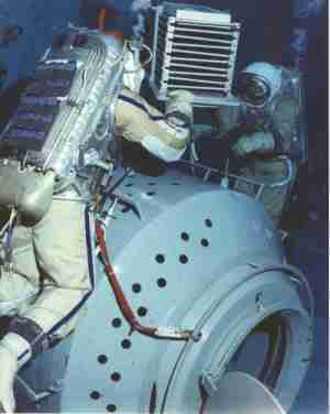 Astronaut Training in EAC Neutral Buoyancy Facility